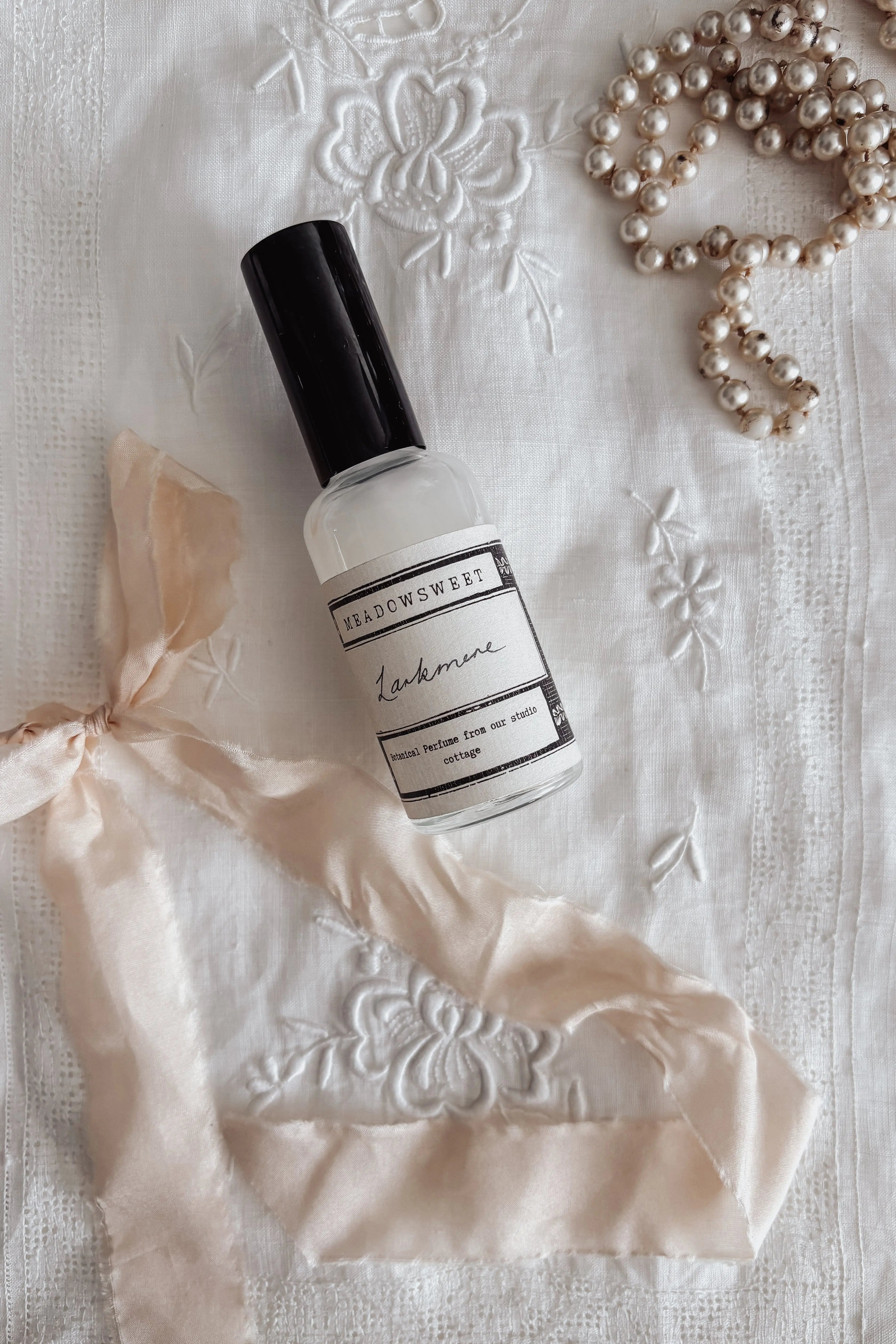 Larkmere - Botanical Perfume Meadowsweet Farmhouse