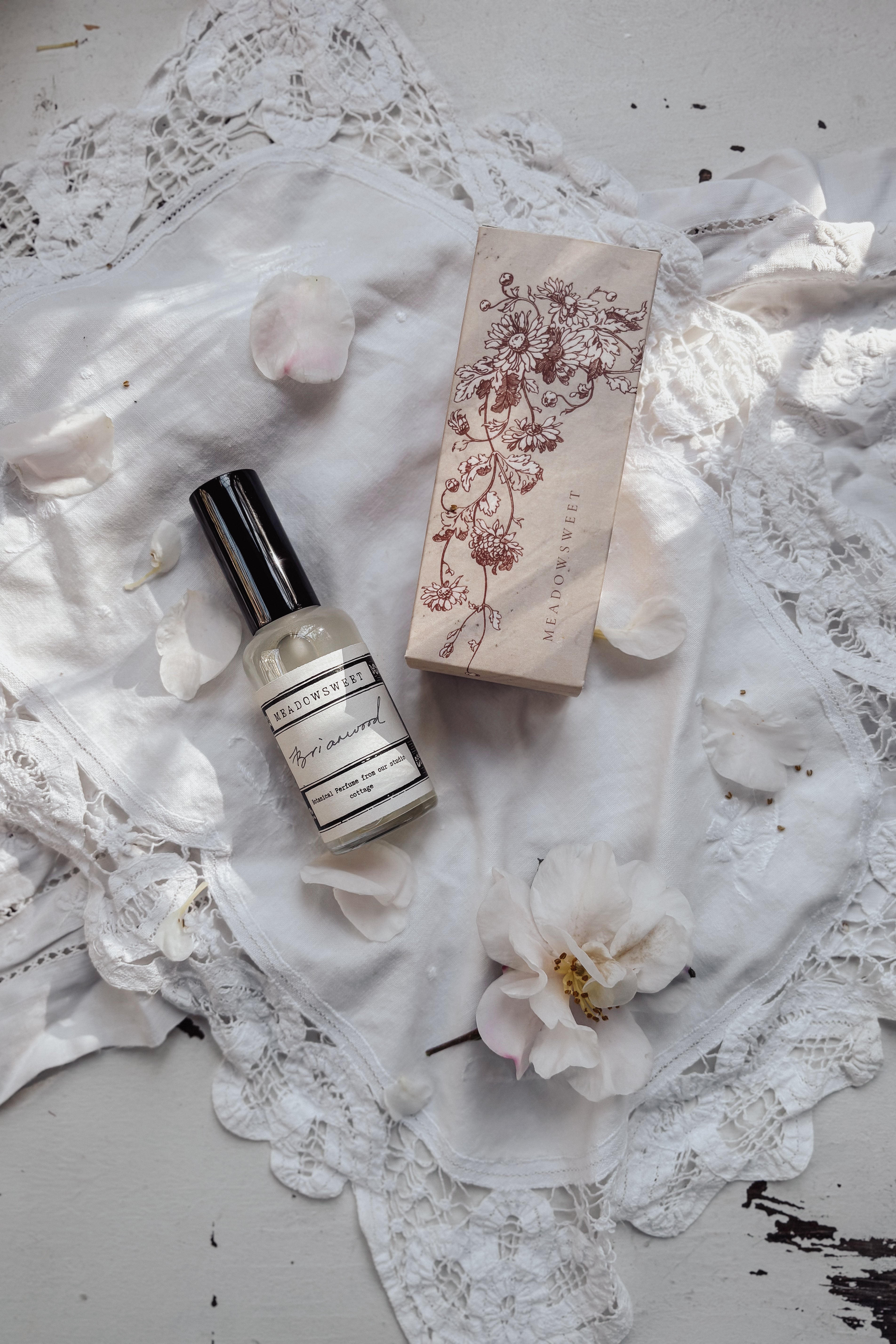 Briarwood - Botanical Perfume Meadowsweet Farmhouse